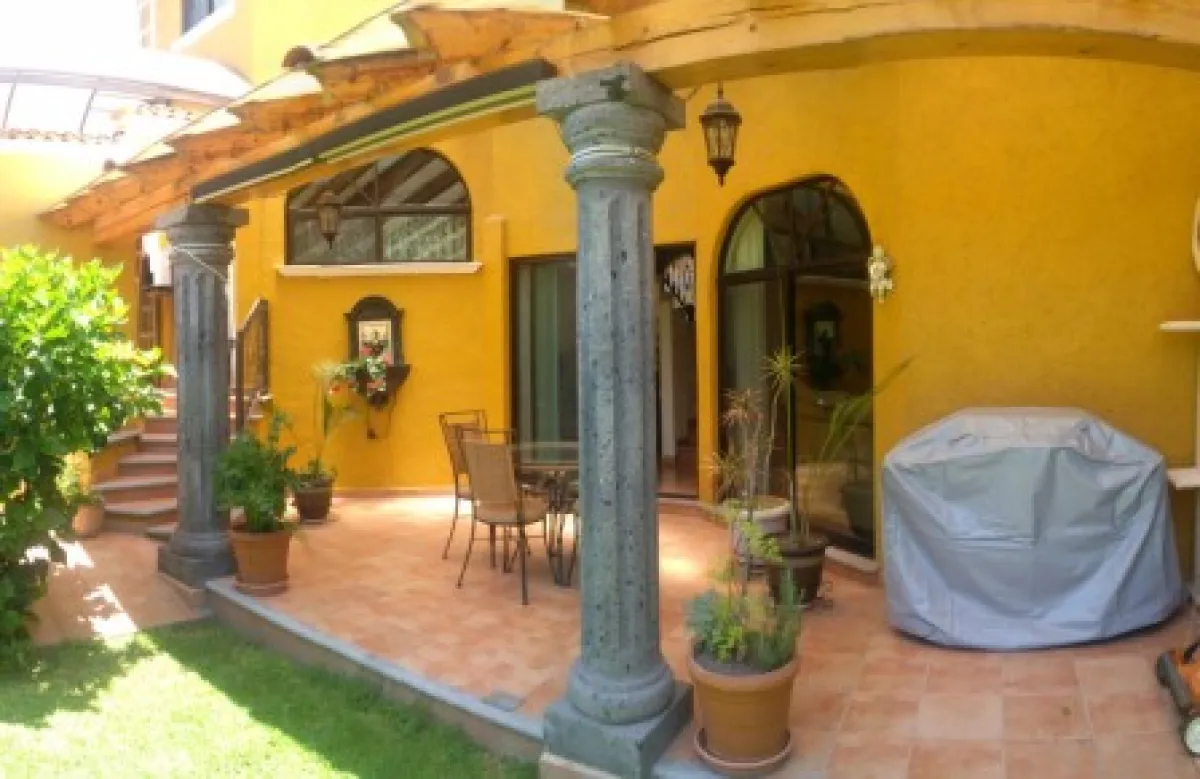Casa en Venta - Arboledas, Querétaro