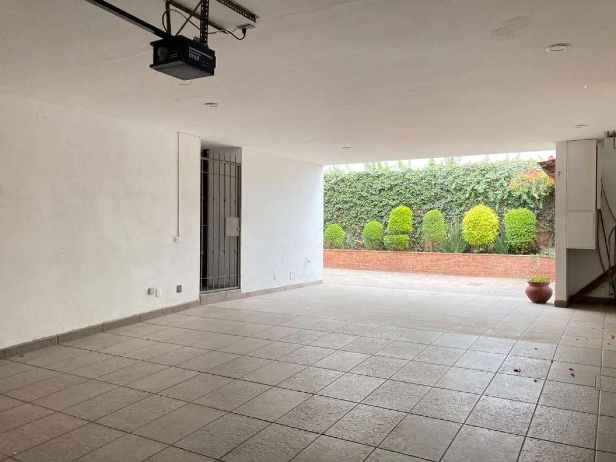 Estacionamiento de Casa en Arboledas, Querétaro