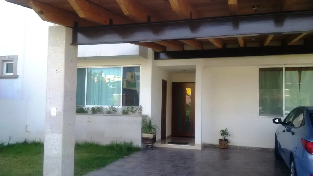 Fachada de Casa en Palomar del Rey, Querétaro