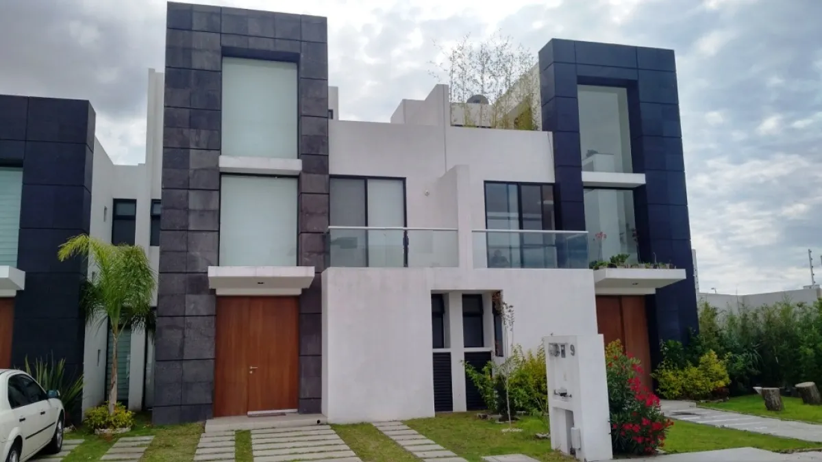 Fachada Casa Renta Pontevedra Juriquilla Querétaro