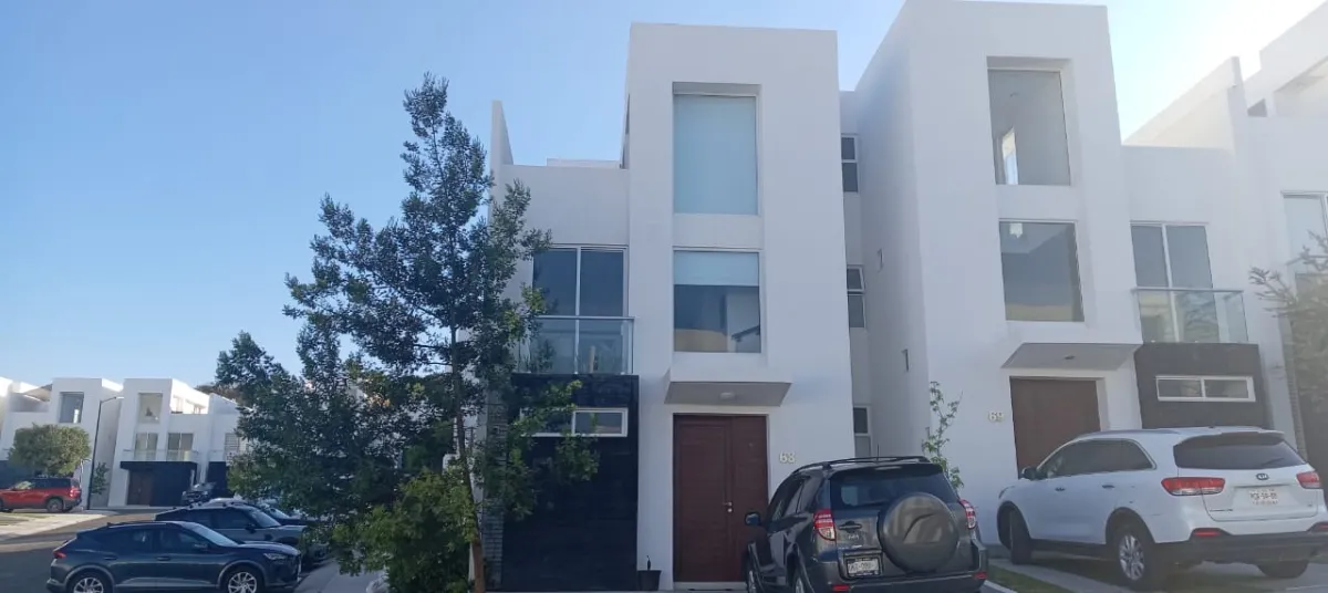 Casa en Renta - Zibatá, Querétaro